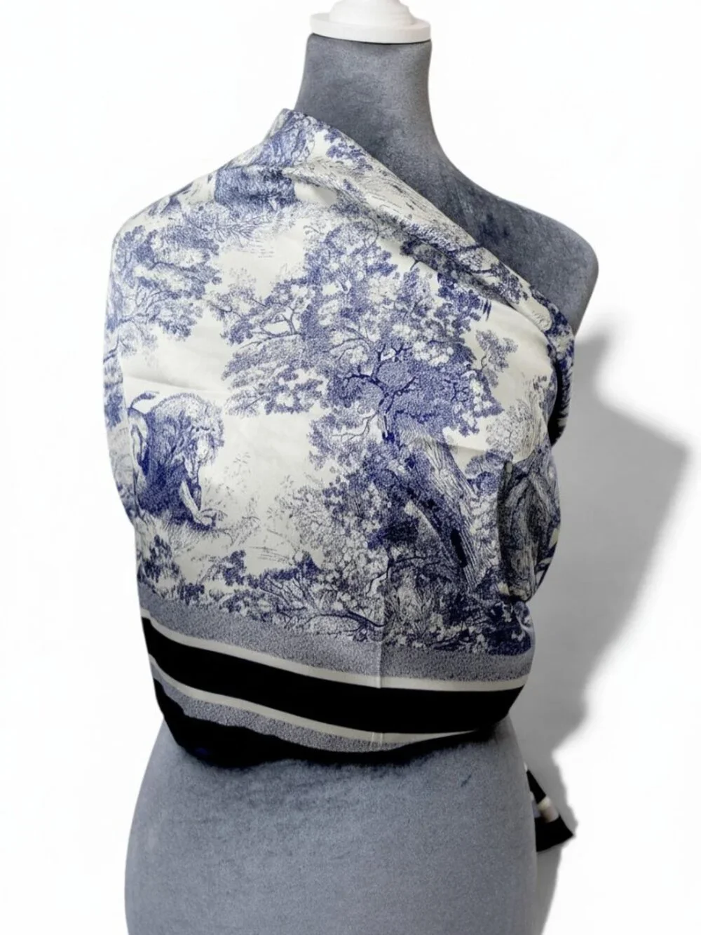 NWT Blue Cream Toile Animal Print Imitation Silk Summer Scarf Wrap Cami